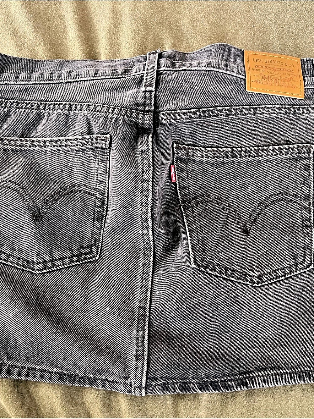 Levi's Icon Skirt Black Denim Waist 29 Like New